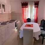 Josip شقة روغوزنيكا