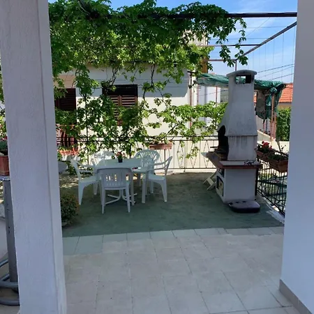 Apartments Josip - With Parking * Rogoznica (Sibenik-Knin)