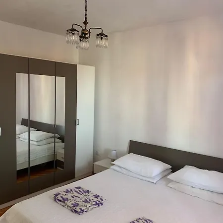 Apartment Apartments Josip - With Parking Rogoznica (Sibenik-Knin)