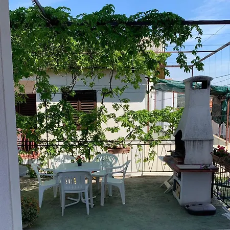 Apartments Josip - With Parking Rogoznica (Sibenik-Knin)