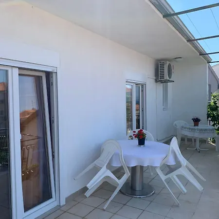 Apartments Josip - With Parking Rogoznica (Sibenik-Knin)