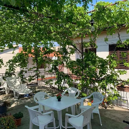 Apartments Josip - With Parking * Rogoznica (Sibenik-Knin)