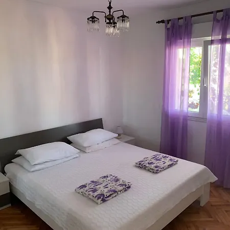 Apartments Josip - With Parking *