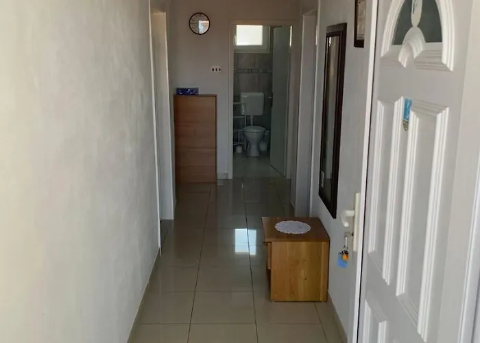 公寓 Josip 罗戈兹尼察