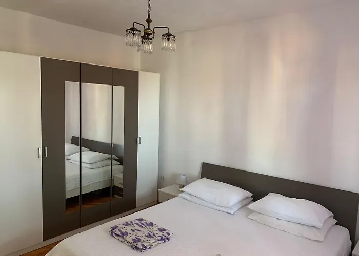 公寓 Josip 罗戈兹尼察