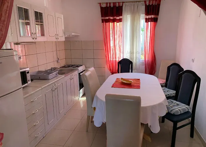 Josip アパート ロゴズニッツァ